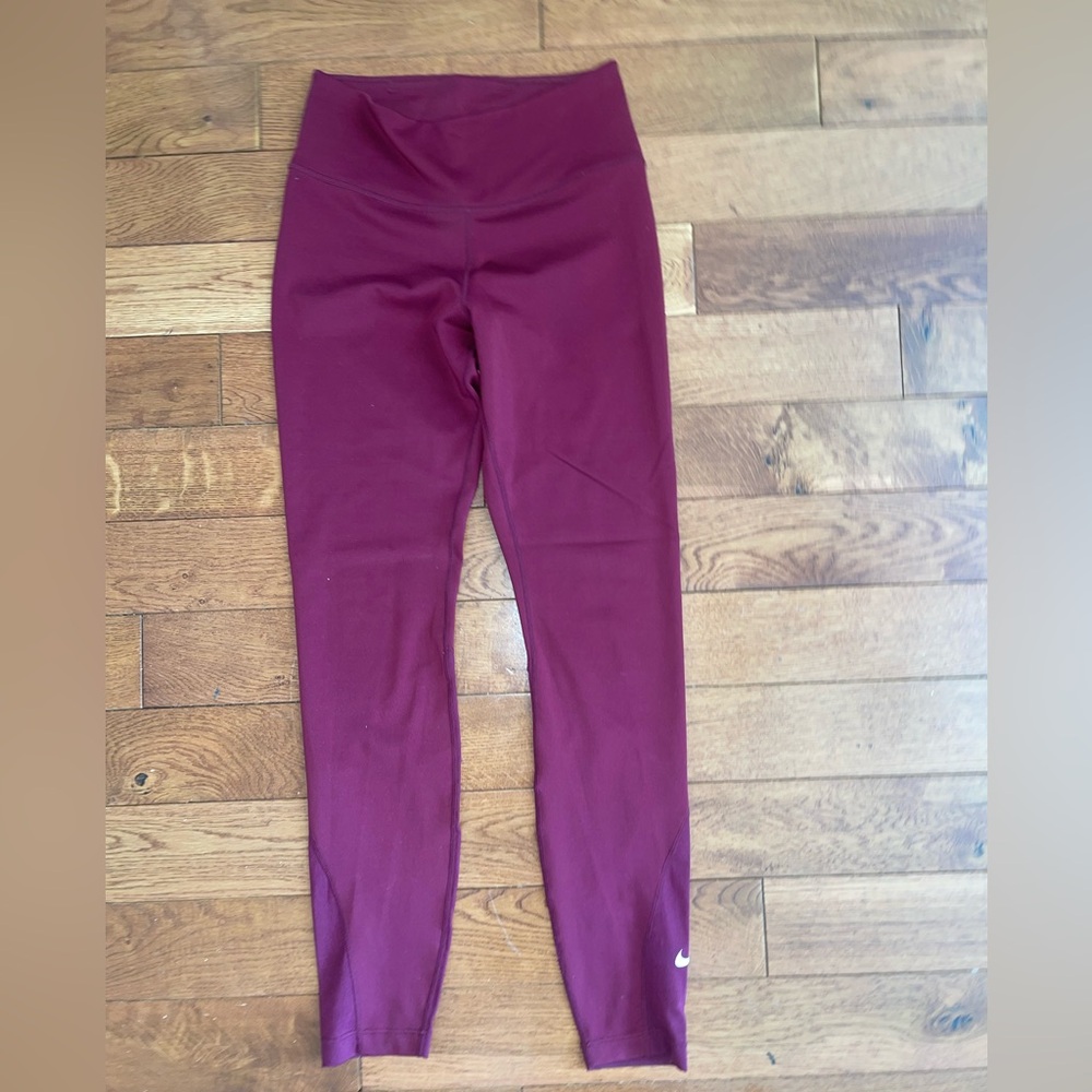 Nike leggings with mesh at bottom!!
